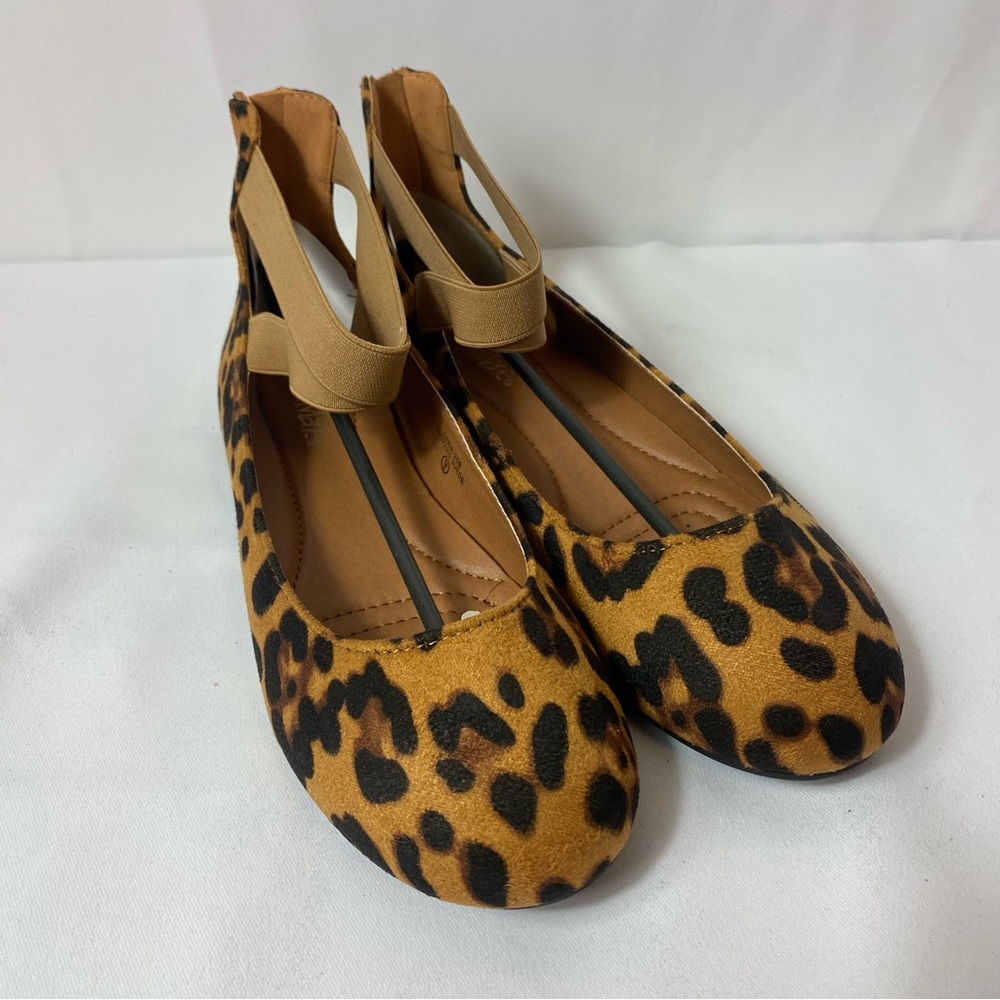 NEW Bella Marie Leopard Shoes Size 8
